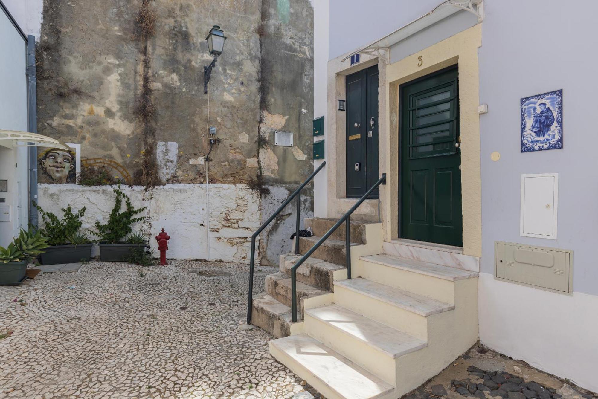 Castelo Village By Lovelystay Lisbon Exterior photo